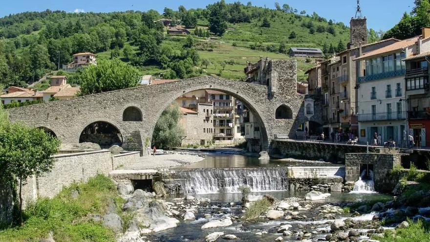 Este precioso pueblo románico del Pirineo esconde un secreto: es el lugar donde se fabrican las galletas más antiguas de España