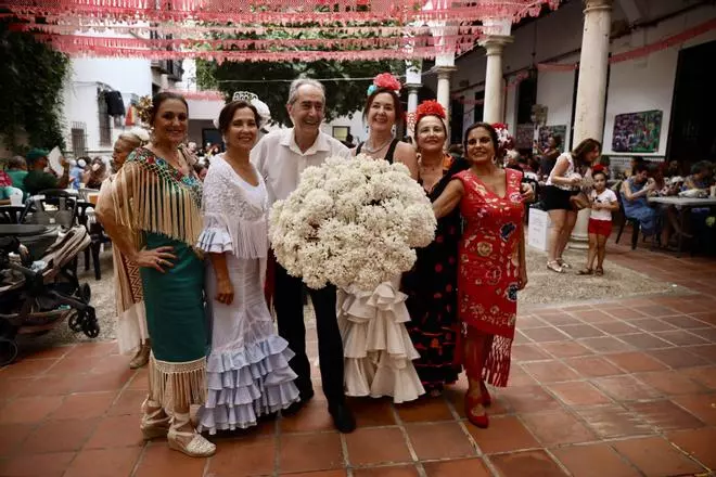 Baile, tradición y ganas de disfrutar: así se vive este jueves la Feria del Centro de Málaga