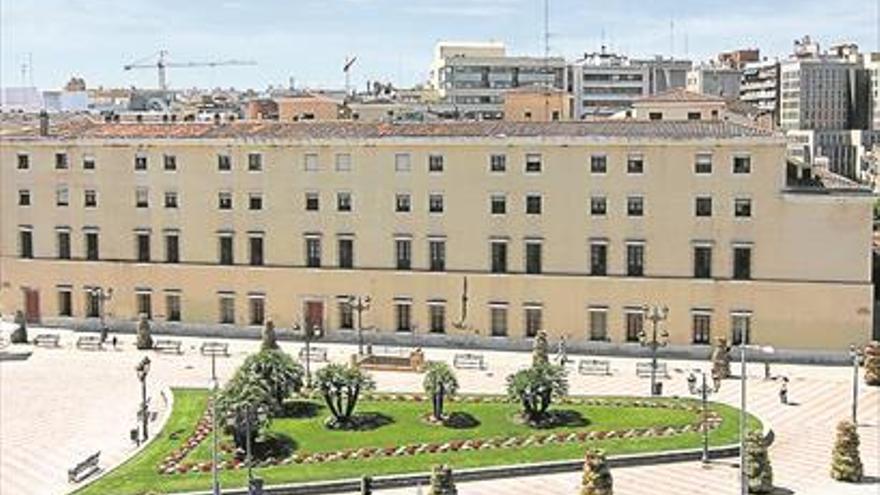 La plataforma del Hospital Provincial de Badajoz suma 2.500 firmas contra el proyecto