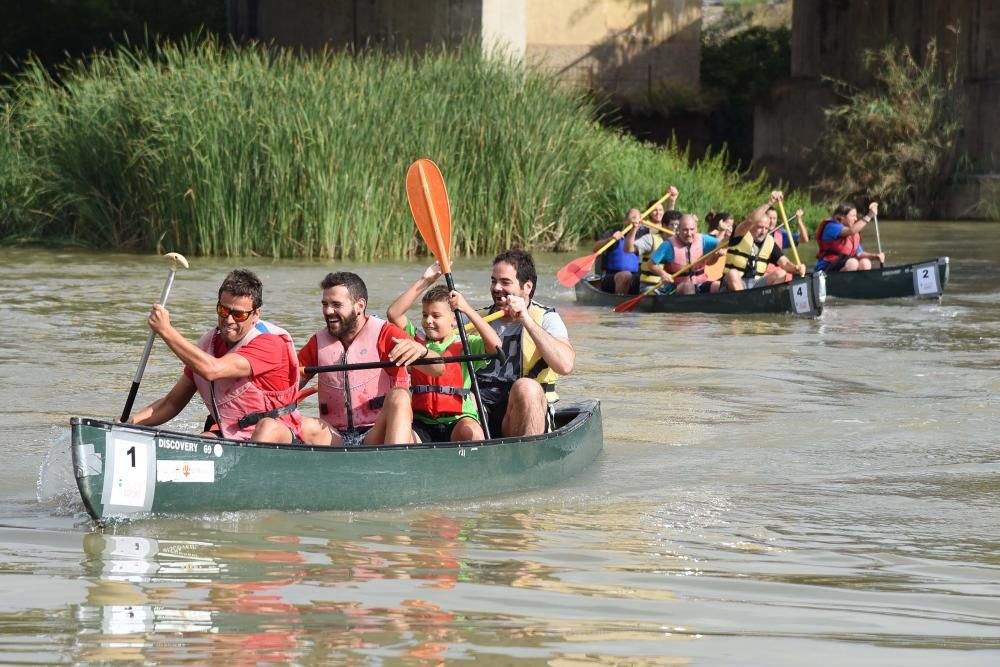 Més de 170 persones participen en la sisena Competició de Canoes al riu de Sallent