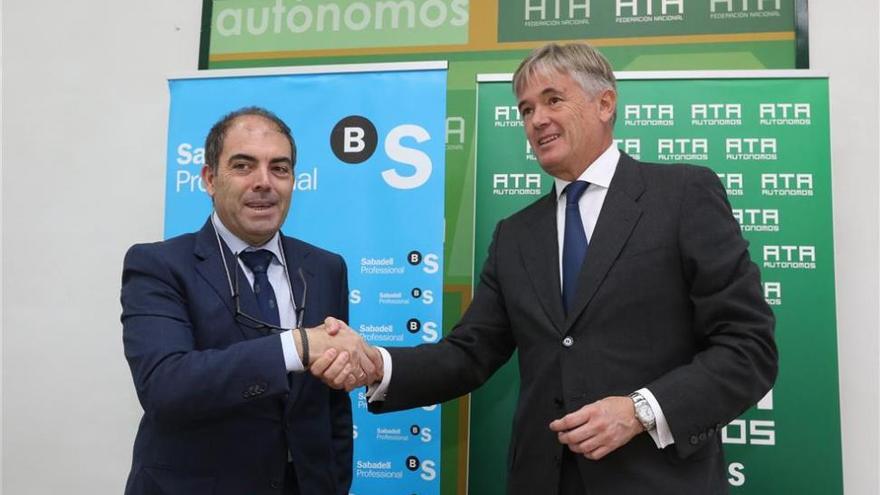 ATA y Banco Sabadell firman un convenio para facilitar financiación a los autónomos