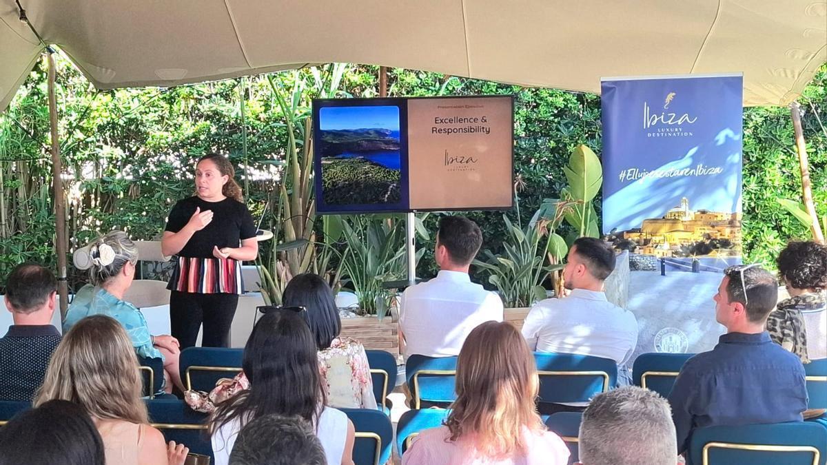 Momento de la presentación durante el desayuno de trabajo organizado por Ibiza Luxury Destination.