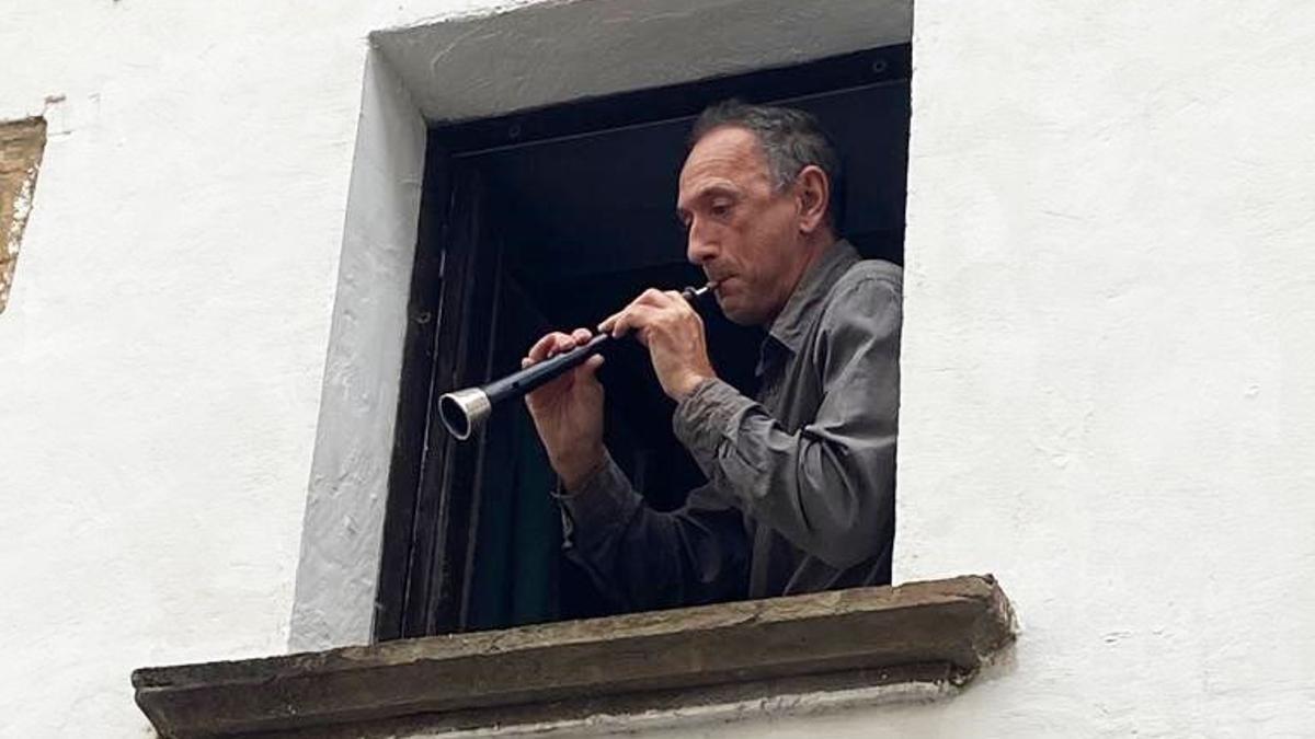 Novela histórica | El músico y escritor Ángel Vergara presenta su primera novela ambientada en la época del Papa Luna Novela histórica | El músico y escritor Ángel Vergara presenta su primera novela ambientada en la época del Papa Luna