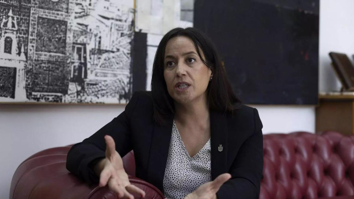 La alcaldesa de catarroja, Lorena Silvent.