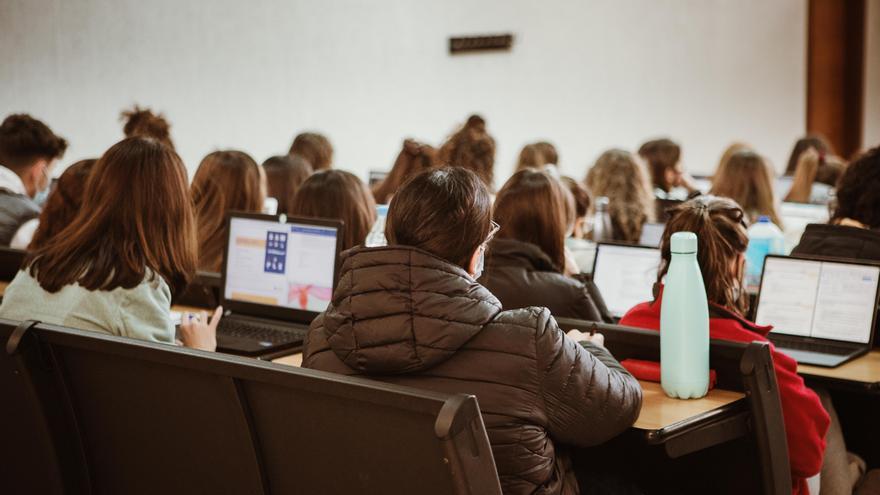 Alumnos de la UIB: &quot;Poner la calefacción con las ventanas abiertas era un desperdicio&quot;