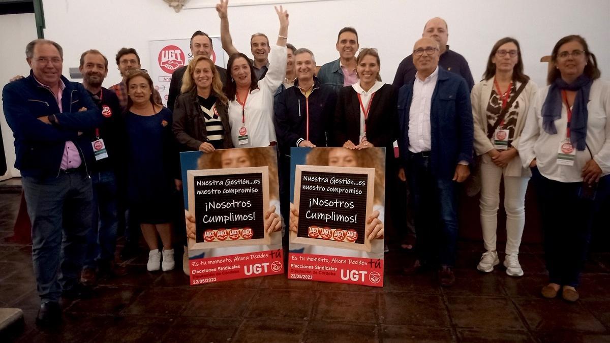 Sindicalistas de UGT celebran la victoria en las elecciones celebradas en la Diputación de Córdoba.