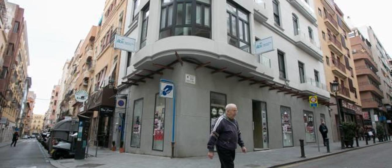 Edificio con apartamentos turísticos en pleno Centro Tradicional de Alicante, en la calle Pascual Pérez.