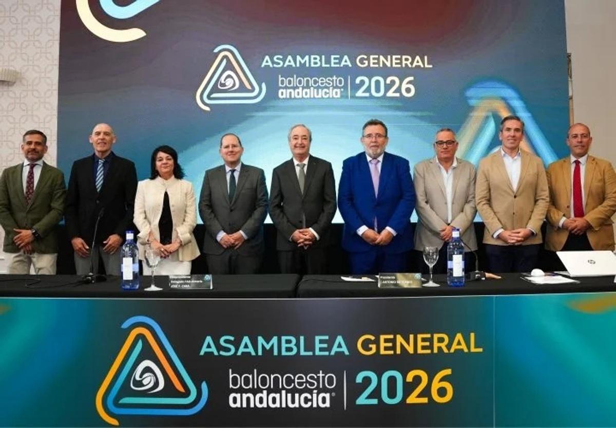 Componentes de la junta directiva de la Federación Andaluza de Baloncesto.