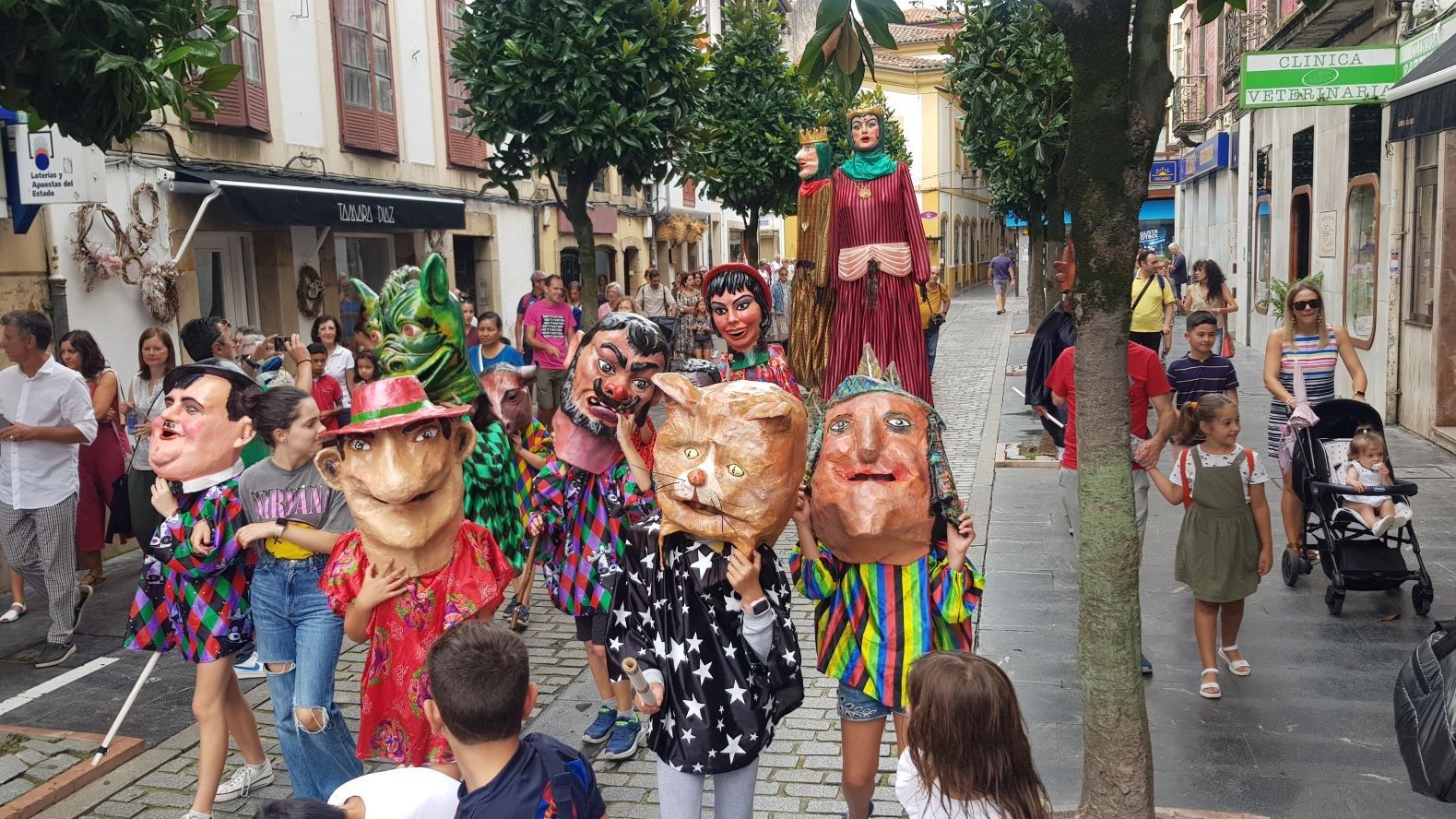 Lunes de Portal y Concurso de Sidra Natural de Villaviciosa: así vive la capital del concejo sus fiestas