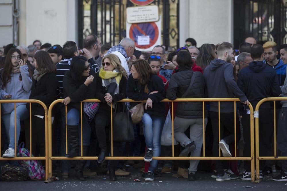 Búscate en la mascletà del 8 de marzo