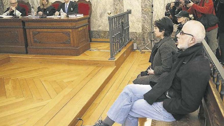 Rosario Porto y Alfonso Basterra, en el juicio. // EFE