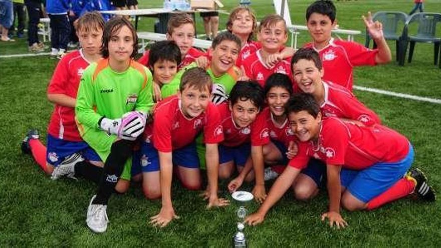 Jugadores del Domaio, ganadores en alevines.