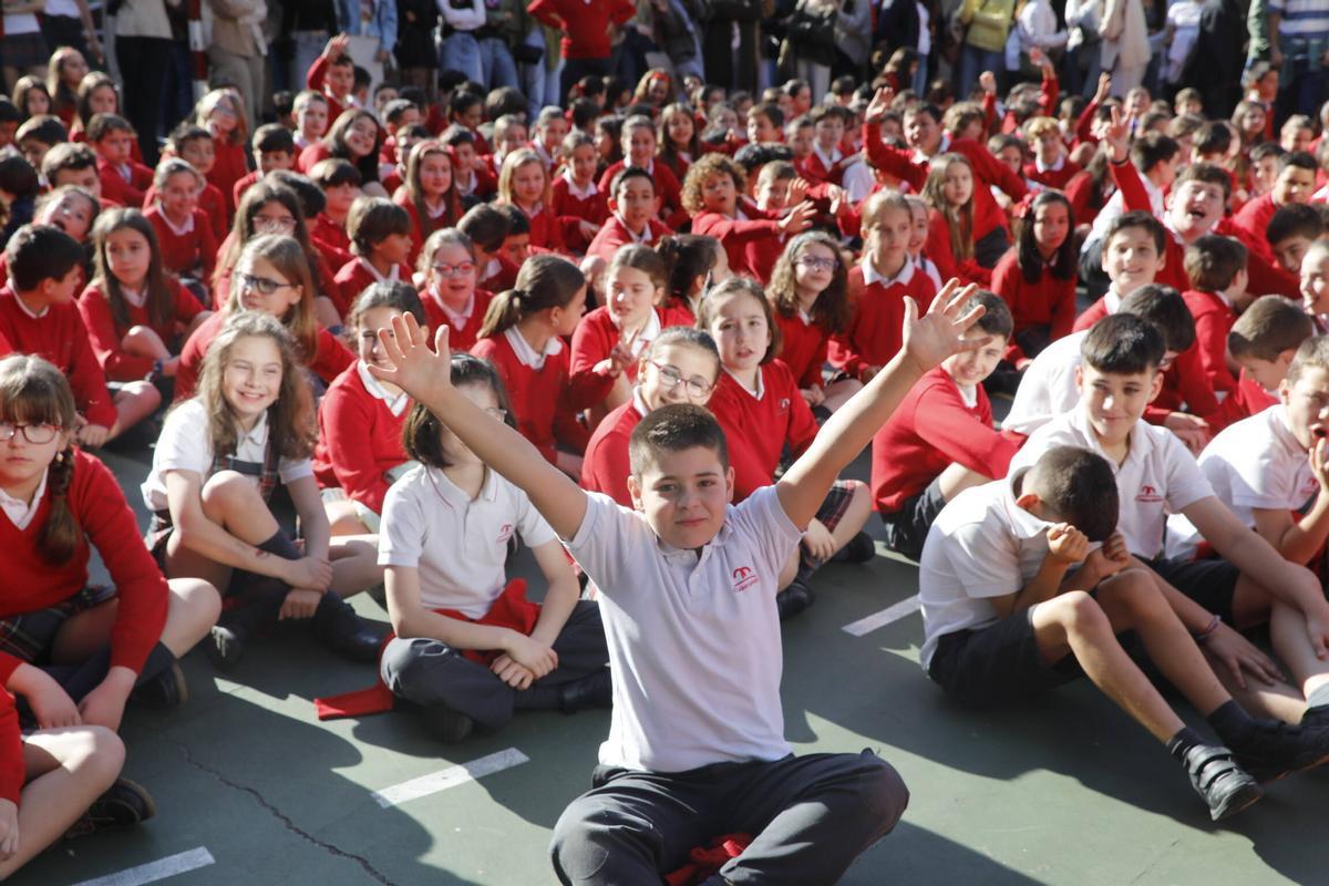 Alumnos del Colegio Corazón de María en el patio