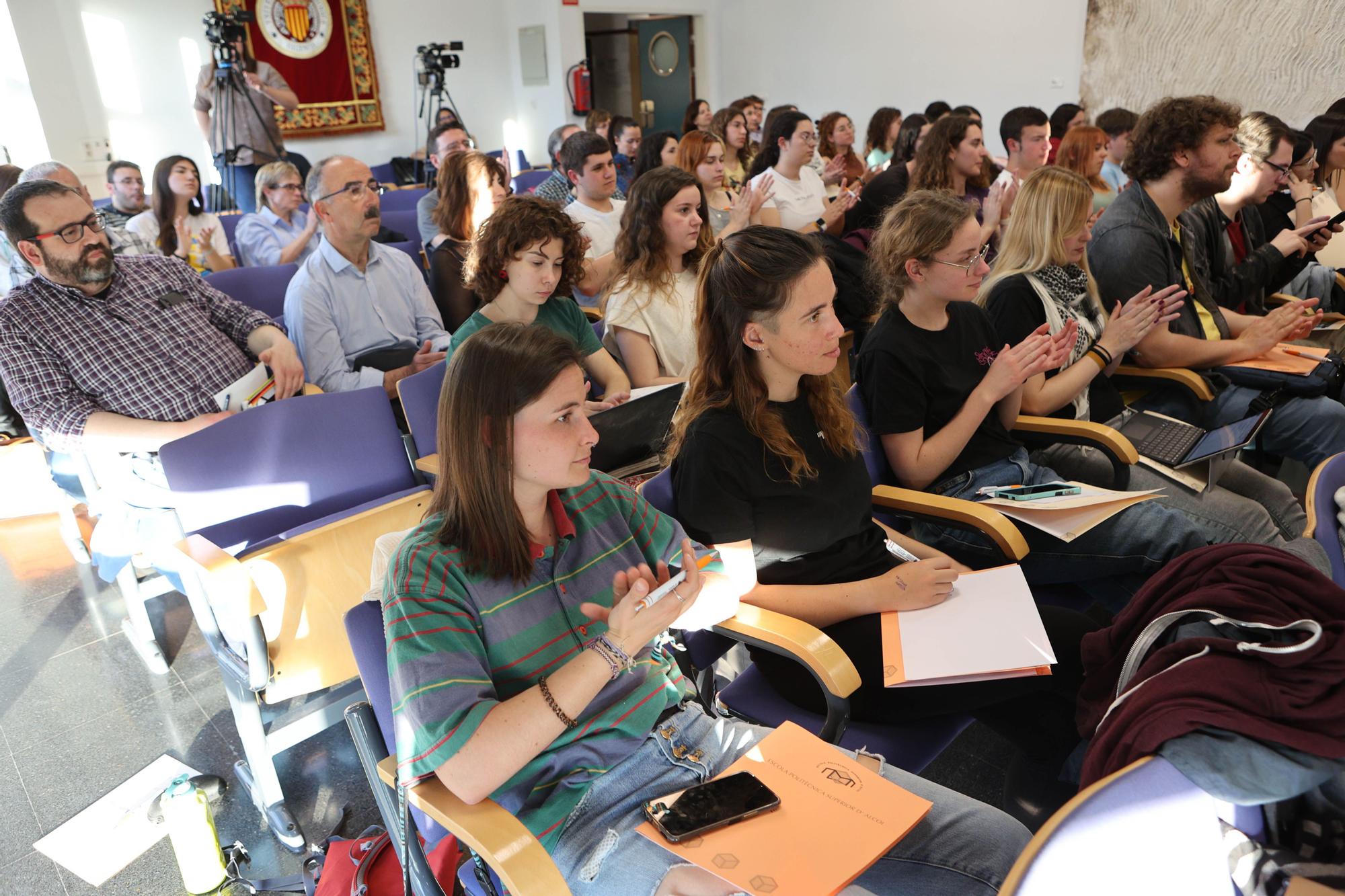 La Jornada de Sociolingüística de Alcoy explora los éxitos y fracasos de la Llei d'Ús i Ensenyament del Valencià