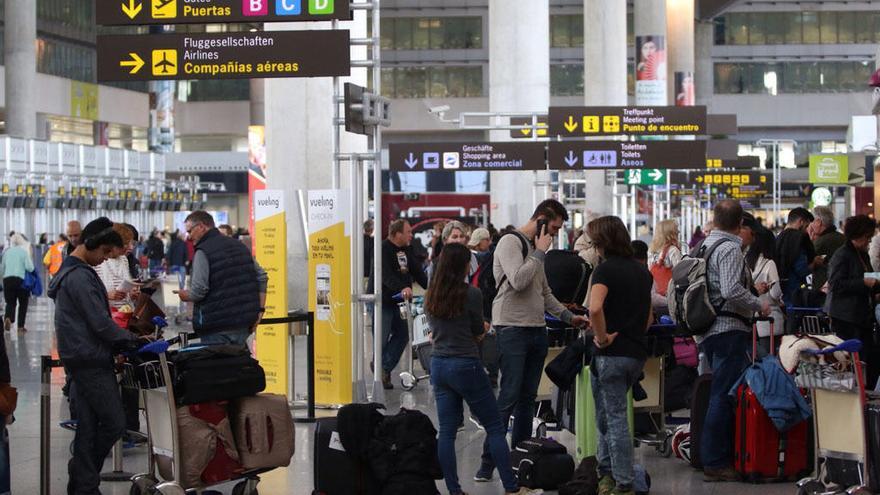 El sindicato se queja de que la afluencia de turistas no ha sido compensada con suficiente personal.