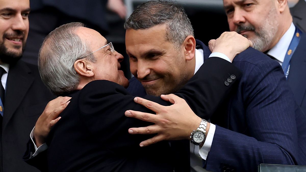El propietario del City, Sheikh Mansour, se abraza con Florentino antes de la vuelta de semifinales de Champions