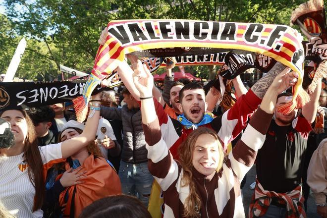 Buen tiempo en la fiesta de la FAN ZONE de Mestalla