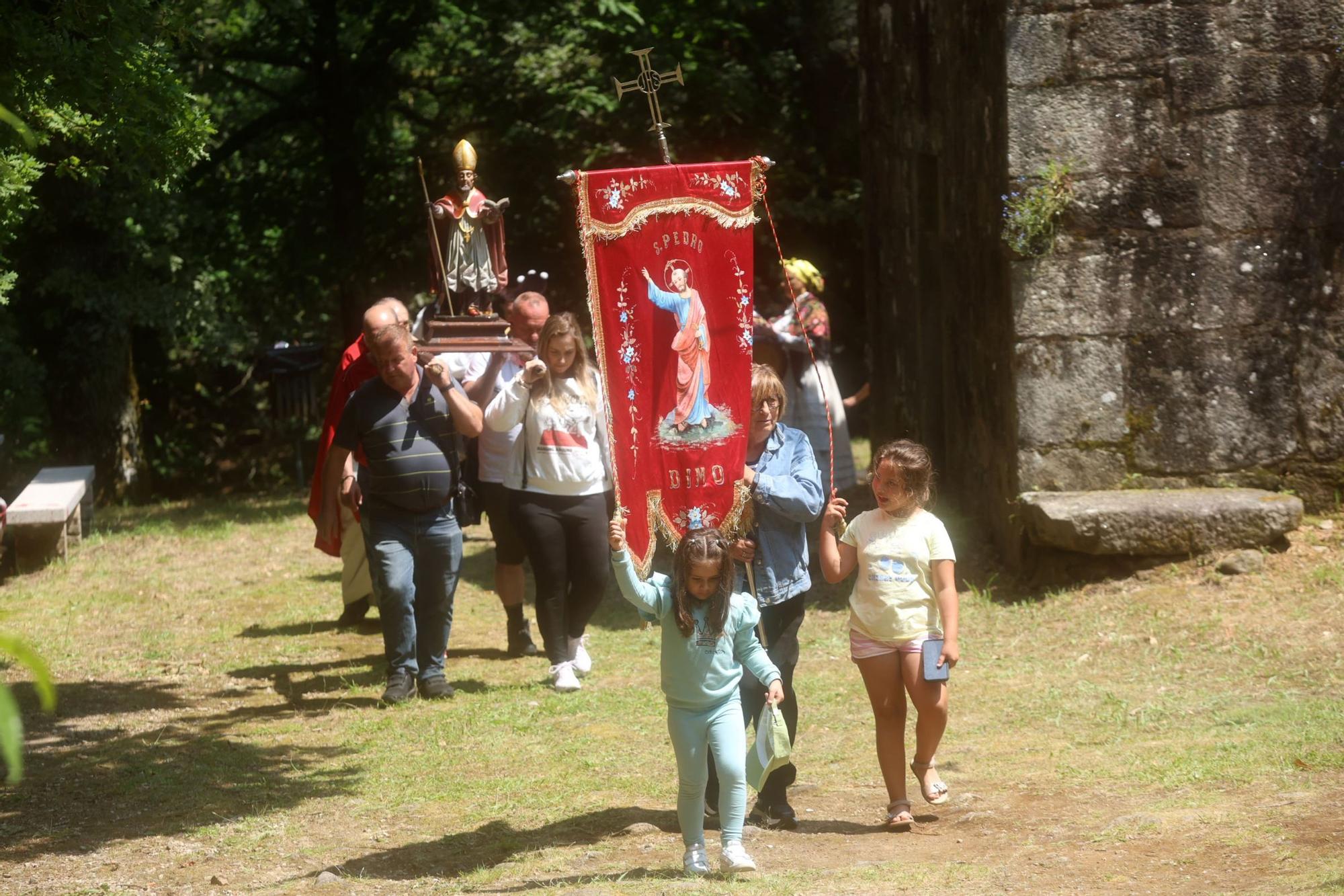 Así se vive la tradicional romería de San Cibrán en Catoira.