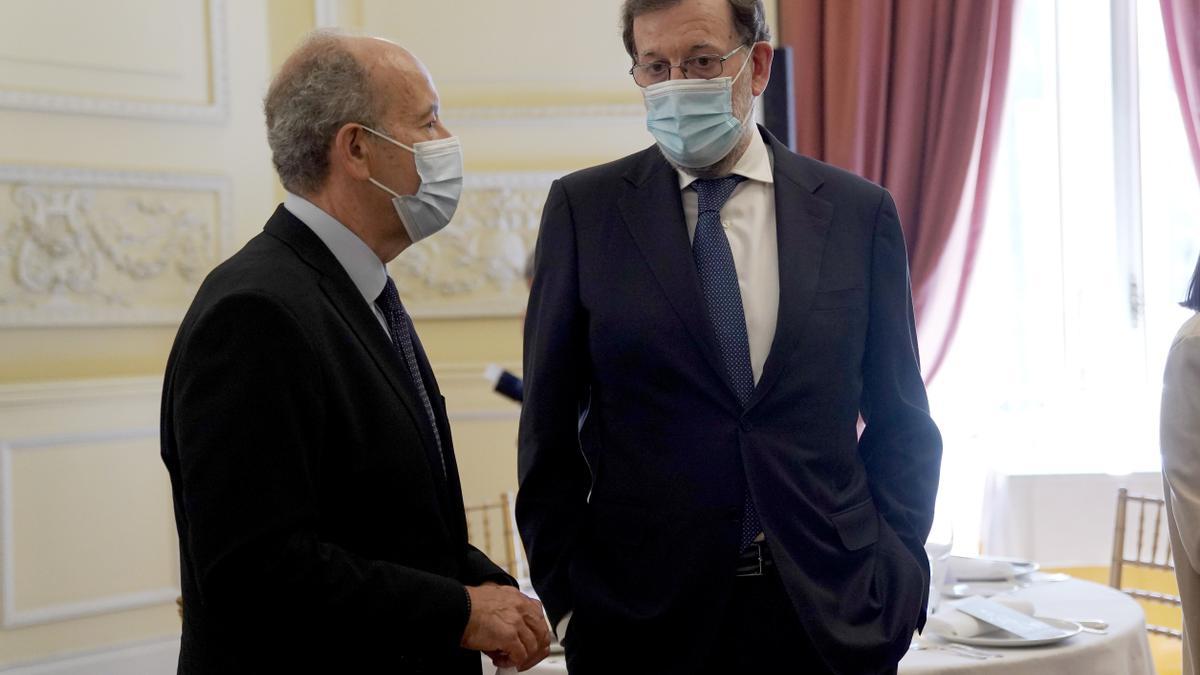 El ministro de Justicia Juan Carlos Campo y Mariano Rajoy. FOTO: JOSÉ LUIS ROCA