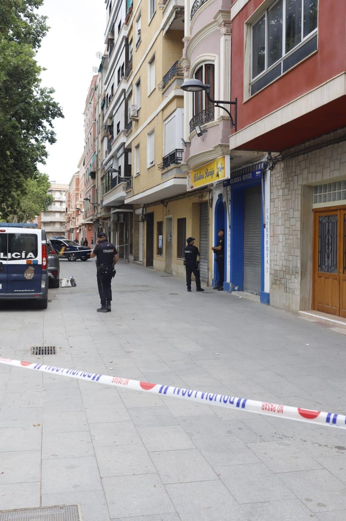 La Policía Nacional en el lugar del doble crimen de Algemesí
