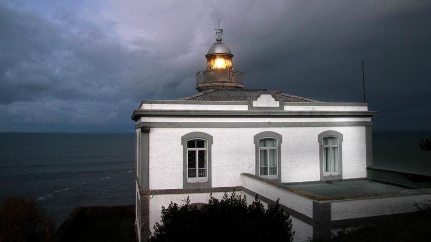 La luz del mar: once impresionantes faros que salpican la costa asturiana