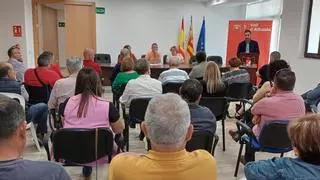 Bielsa denuncia la "parálisis" de la diputación en un acto en 'casa' de Ens Uneix