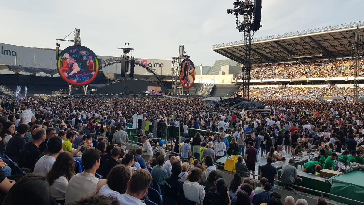 Ambiente previo al segundo concierto de Coldplay en Coímbra.
