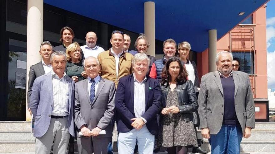 Participantes en la reunión informativa del Consorci Turístic de Cala Millor.