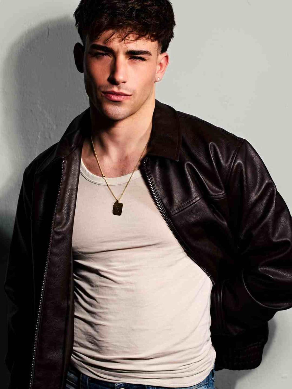 Alex Mandon