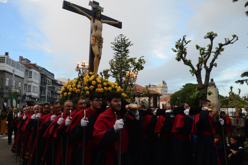 Procesión del Santo Entierro en Cangas