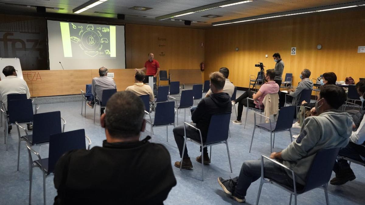 Ganaderos y agricultores asistentes a las jornadas