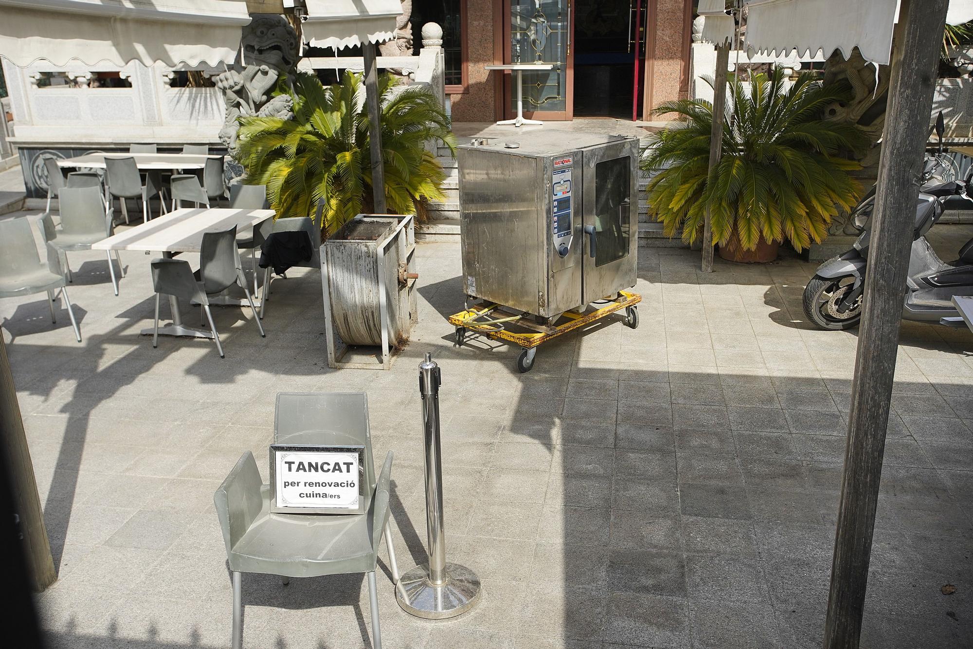 Apunyala dues persones, n'agredeix una altra en un restaurant de Girona i es llança per la finestra