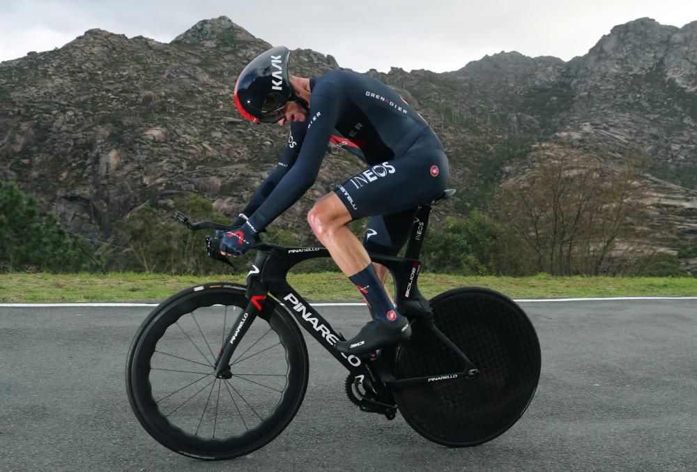 Roglic gana la crono en el Mirador de Ézaro