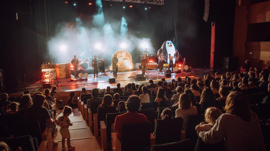 Reggae per Xics presenta «El cuc quàntic» a l’Auditori de Girona