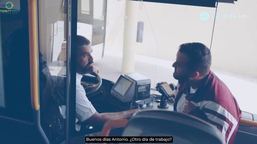 Kike Pérez protagoniza una campaña para promover el respeto en las guaguas públicas de Lanzarote