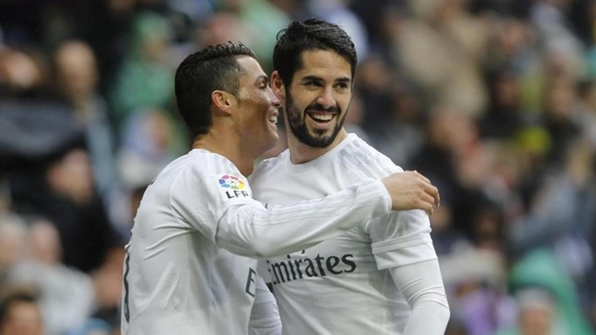 Cristiano Ronaldo celebra con Isco el segundo gol del portugués al Athletic.