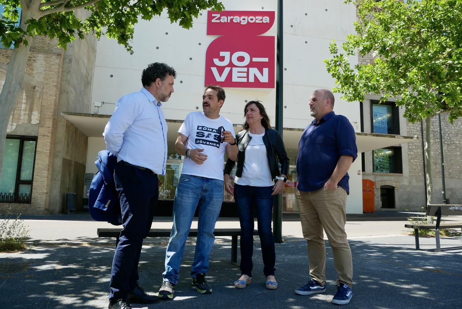 En imágenes | Huelga en las zonas jóvenes de Zaragoza