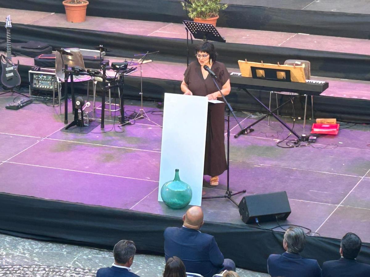 La presidenta de Escola Catòlica, Llúcia Salleras, en el acto inaugural de la III Nit de l’Educació.