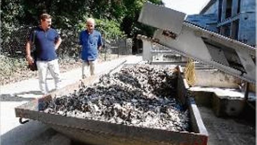 Els gironins llencen unes 7,4 tones de tovalloletes al vàter cada mes