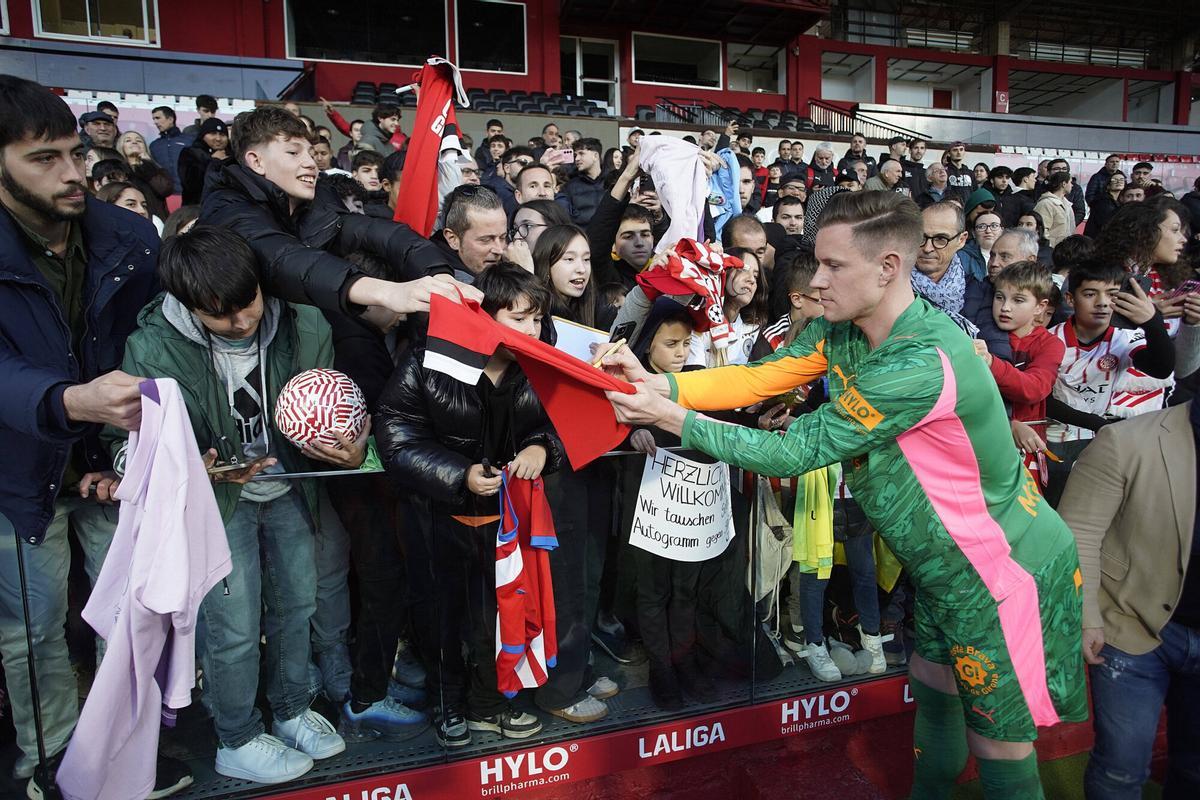 Girona Montilivi presentació Ter Stegen a l'estadi amb aficionats