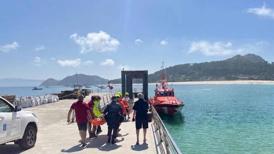 Evacuado un septuagenario de las Islas Cíes tras caerse y lesionarse la muñeca y la rodilla