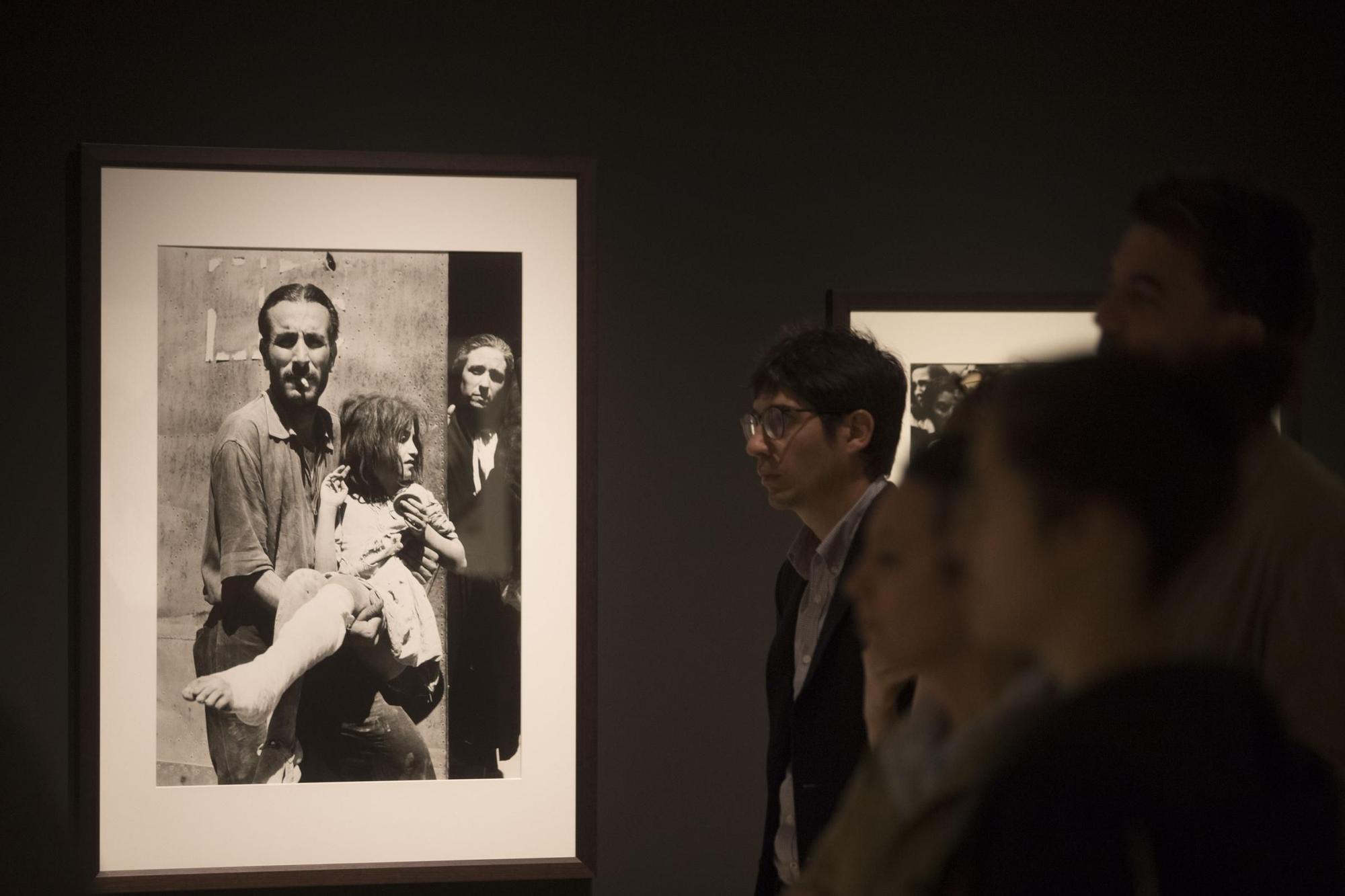 El fotoperiodismo de entreguerras se muestra en el Palacio de las Comunicaciones