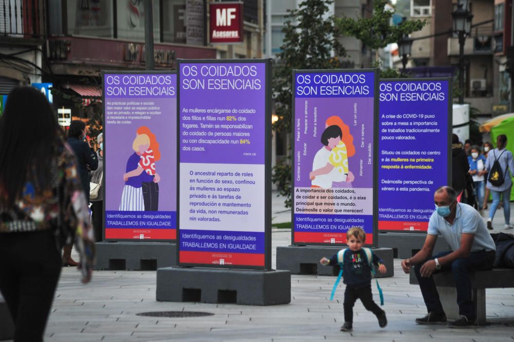 Los paneles de la exposición de la Plaza de Galicia. // Iñaki Abella