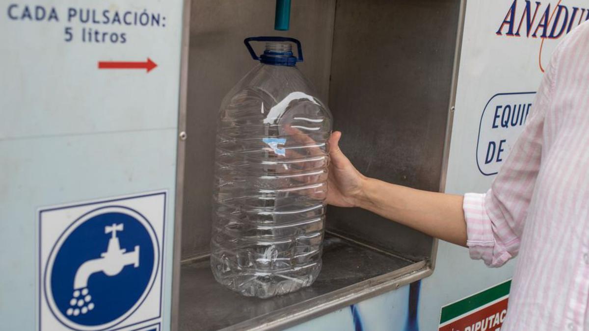 Potabilizadora portátil de Diputación para suministrar agua.| E. F.