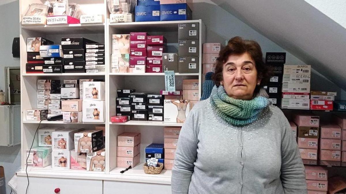 Rosa Vicente, 57 años: "Me duele en el alma cerrar la tienda. Echaré de menos a mi clientela"