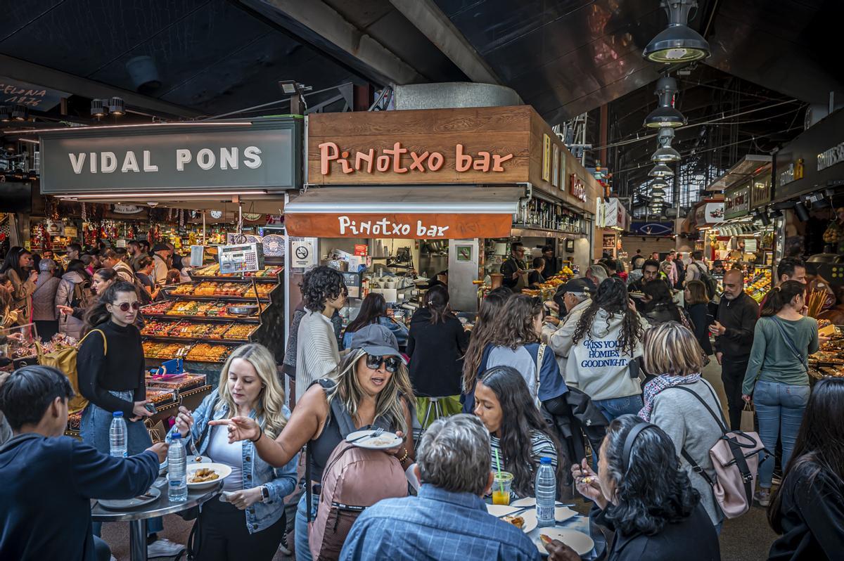 La jueza ordena al nuevo operador del bar Pinotxo de la Boqueria dejar de usar ese nombre comercial