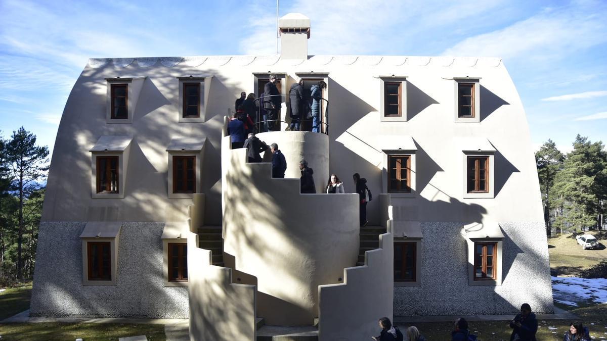 Declaracions de Galdric Santana, director de la Càtedra Gaudí i Enric Pla, alcalde de la pobla de Lillet