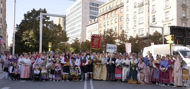 Busca la foto de tu grupo en la Ofrenda de Flores 2025 por la mañana (II)