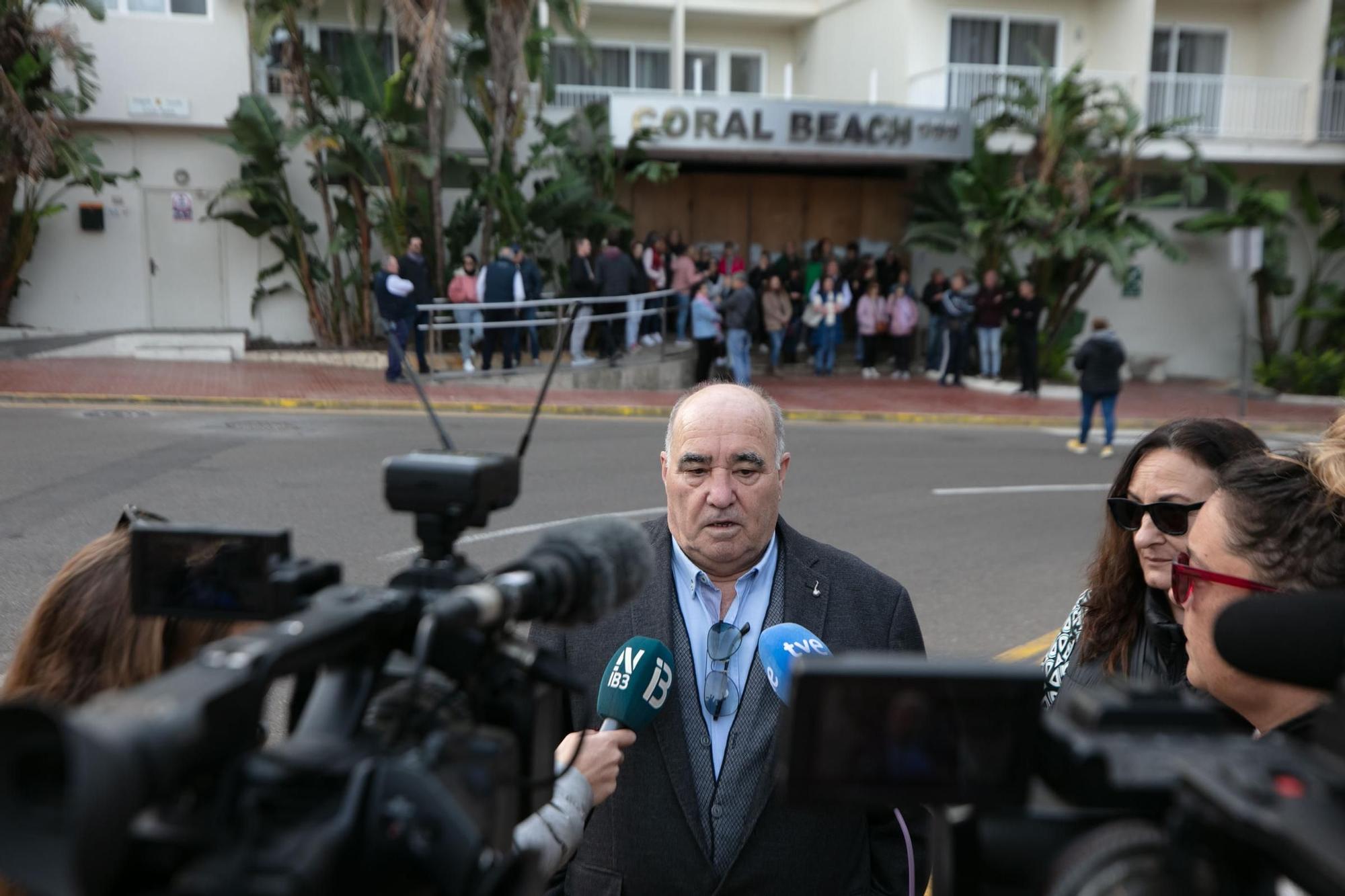 Aquí están las fotos de la concentración de trabajadores de hoteles de la cadena By Llum en es Canar