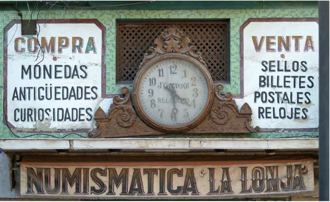 Los rótulos artesanales se resisten al olvido